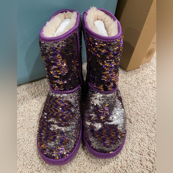 UGG classic reversible sequin sparkle boot - Picture 1 of 6
